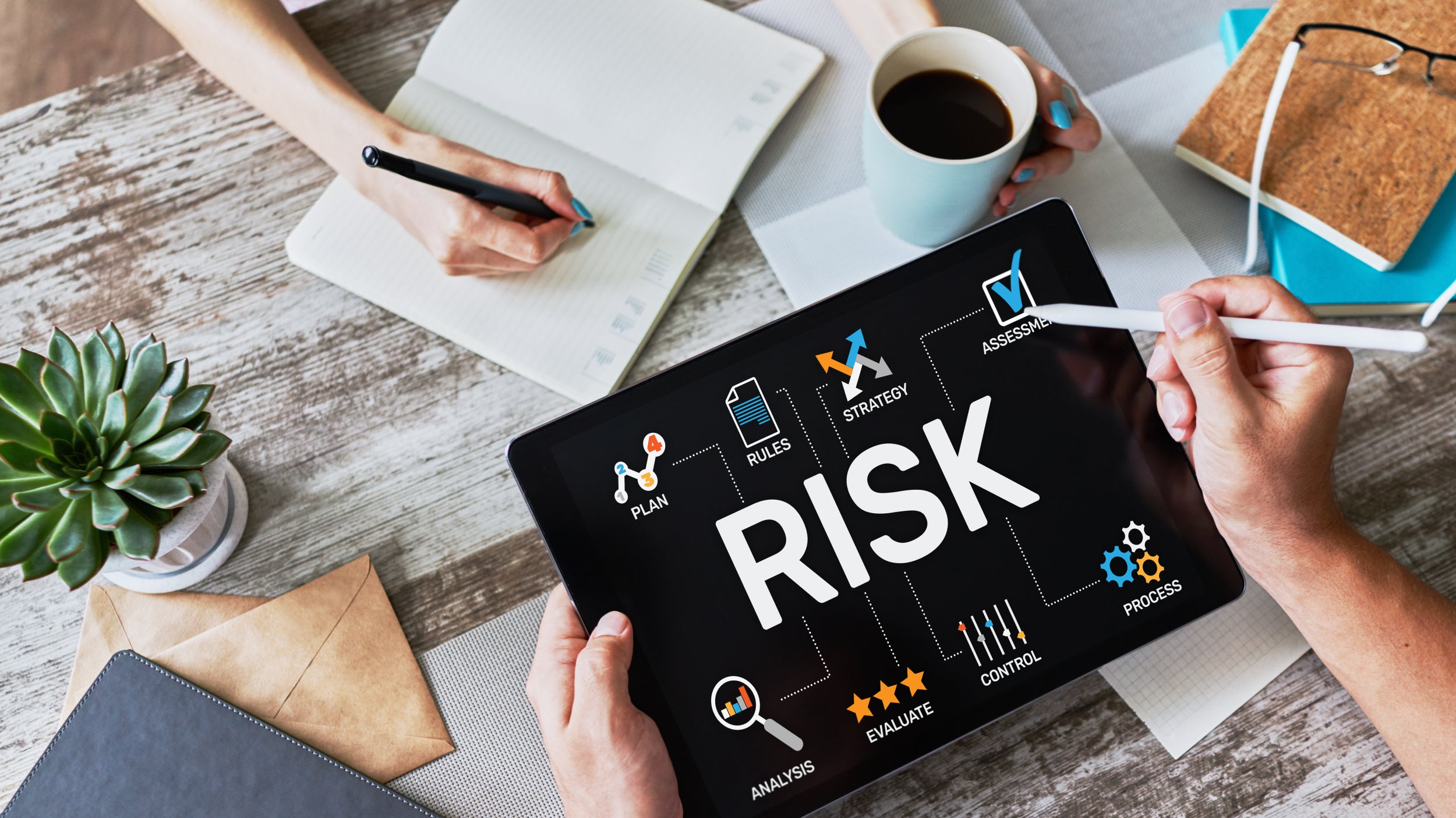 4 Key Characteristics of Risk Explained (+ Examples)